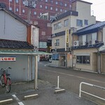 Kare No Shiminaruba - 自転車置き場、駐車場は直ぐそばの