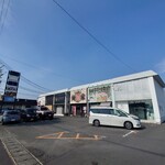 らぁめん 麺彩家 - 店舗外観、駐車場、看板