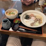 Sojibou - ミニカツ丼と冷トロ蕎麦