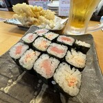 Sushi Izakaya Yataizushi - 中とろ細巻とカニ風サラダ細巻