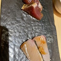SUSHI TOKYO TEN、 新宿ニュウマン店 - カツオとカンパチだけど、私はカツオが苦手だからヒラメに変更してくれました