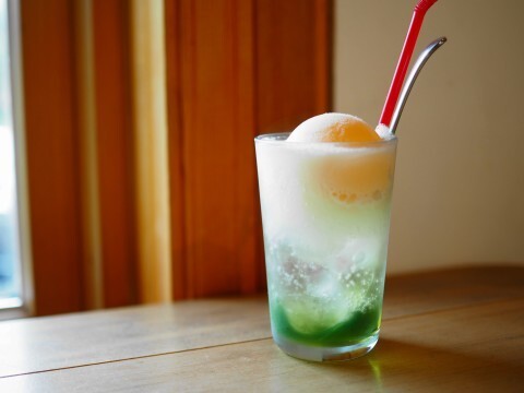 カフェ アン・ドゥ・トロワ ソレイユ 仙台愛宕橋のカフェ