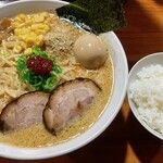 門つる - 白味噌ラーメン(¥950),大盛り(¥100),ライス(¥150)