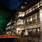 能登屋旅館 - 夜の能登屋旅館