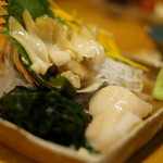 Hirayama - 北寄と帆立。刺身が新鮮でリーズナブル。日本酒が進みます。