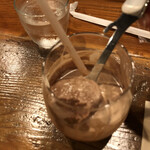 COCOA Shop AKAI TORI - 水氷の代わりにココアの氷が入っているのでゆっくり呑んでも水っぽくならず、good idea! 良心的なお店です。