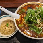 凜香飯店 - 四川式水煮タンメン