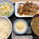 松屋 - 厚切り豚カルビ生姜焼定食、豚汁