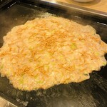もんじゃ 桜 - 明太チーズ+ベビスタートッピング→チーズのお焦げが美味しい♪