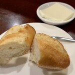 ルラション - パンには大きなバターが付く