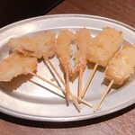 Okonomiyaki Hompo - 串カツ3種盛り（豚、海老、ねぎ）