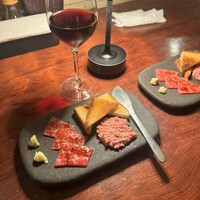 カルネジーオ イースト - 