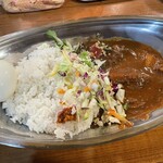 ポークビンダルー食べる副大統領 - サービスの茹で卵付き