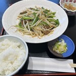 仁多米食堂 - ニラレバ定食