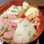 三平DINING - 刺し身甘エビ、まぐろ、鯛、カンパチ　かな？