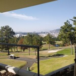 茨木国際ゴルフ倶楽部 レストラン - 大阪市内から４０分と便利なゴルフ場