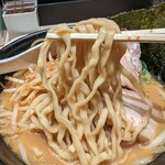 TOKYO豚骨BASE MADE by博多一風堂 - ウネウネは太平麺は喰いごたえアリ