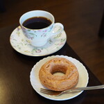 ツェーンコーヒー - モーニングコーヒー（500円） ドーナツ（190円）