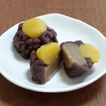 小布施堂 - 小豆餡と栗あんの2つが楽しめる