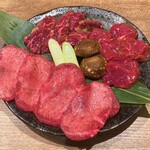 Tsujiya - 牛3種盛レギュラー