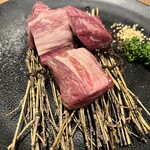 焼肉問屋くに家 - 【牝牛ヒレ角】肉厚やわらかいお肉でした！