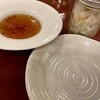 Kuroushisebun - オニオンコンソメスープとふりふりサラダです