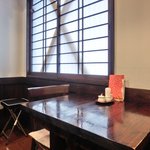 Yoshibou Rin - 店内のテーブル席の風景です
