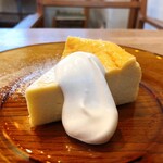 CAFE&SHOP ISANA - ISANA定番チーズケーキ