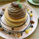 高木珈琲 - 2種の栗とラムレーズンのモンブランパンケーキ
