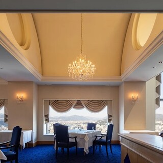 当店ならではの広島城を眼下に望む風情ある眺望