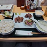 仙台牛たん けやき - 牛たん三種盛り定食