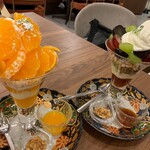 MINORU DINING - 柑橘パフェ(左)葡萄パフェ(右)