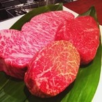 加藤牛肉店 銀座 - サーロイン、ランプ、シャトーブリオン 美しい‼
                                (^O^)／