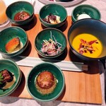 アップステアーズ - 