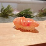 Tsukidi Tamazushi - 赤貝