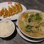 餃子の王将 四日市インター店 - 野菜たっぷり生姜タンメンフェアセットＢ