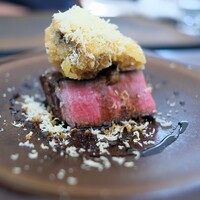 日本料理 TOBIUME - 佐賀牛のシャトーブリアン、炭火で焼きナスと松茸をフライにして。