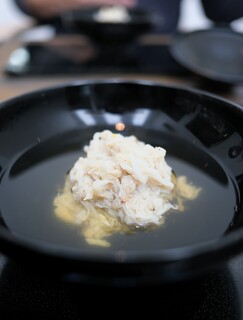 Nihon Ryouri Tobiume - 渡り蟹のしんじょうをお椀で。