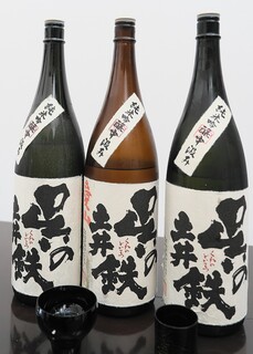 Nihon Ryouri Tobiume - 広島の『宝剣』が数件の酒屋さんにしか卸さないという、これも超レア。しかも写真はラベルが似ているが別の3種類。