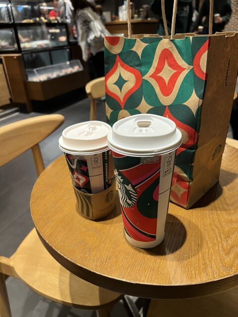 ③専用　スターバックス Amazon.co.jp: Nescafe Dolce Gusto Genio S Share Black