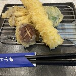 天ぷら倶楽部 - 前半4品
            しめじ
            椎茸
            特大エビ
            ピーマン