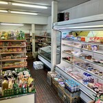 須崎食料品店 - 昔ながらの商店。
