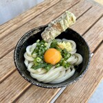 須崎食料品店 - ベンチでパシャリ。