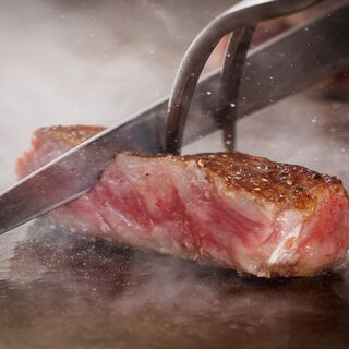 【県産黒毛和牛を使用】鉄板料理を思う存分楽しめるお店