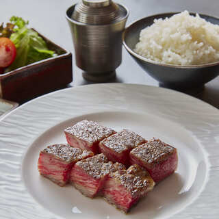 【鉄板薊のステーキランチ】2400円～6500円の4種類