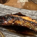 Shimpachi Shokudou - 銀ひらすの照焼きは甘辛いタレに白身のひらすという魚の身がホクホクしていてよく合います。