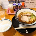 富んや - 2023年11月　醤油ラーメンライス（860円）