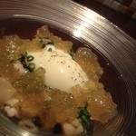 チッチャ - 牡蠣とホタテ温玉とジュレでタルタル状に！