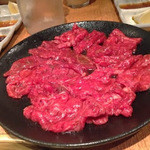 焼肉問屋 牛蔵 - ロース！これまるでユッケジャン