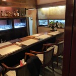 Ｂａｒ町田 - カウンターの奥にはキッチンスペース